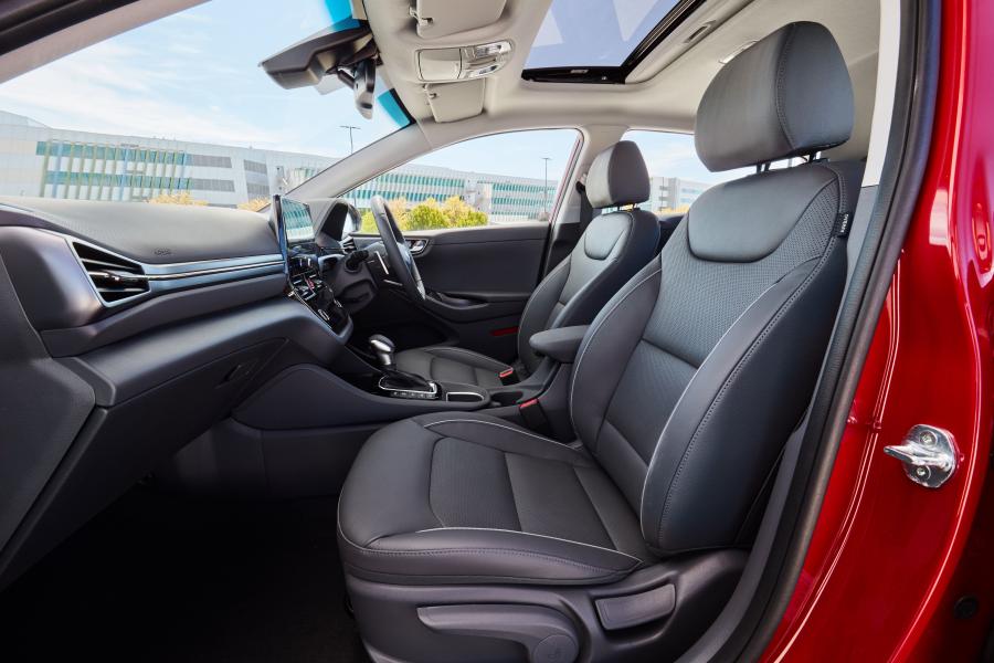 Интерьер Hyundai IONIQ Plug-in Hybrid (AE) 2019 года  (AU) (фото 33 из 33)